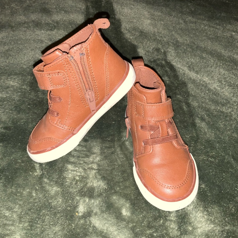 Brown High-Top Boy Sneakers